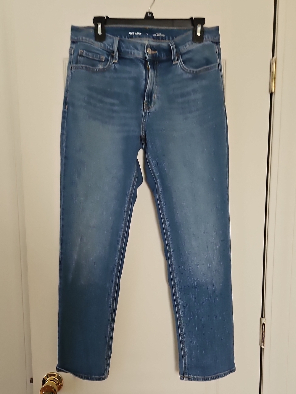 Old Navy Slim Straight Men’s Jeans in Medium Blue